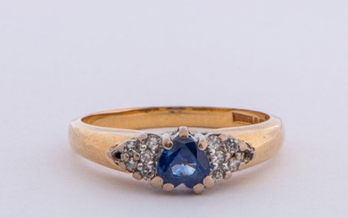 Blue Sapphire and Diamonds Gold Ring Metal: Gold 750/18K...