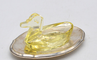 CANARD CANAERLI DIGESTIVE GLASS, “CRYSTAL DUCK ON SERVING PLATE,” BY HOKA, GERMANY, MID-20TH CENTURY JH.