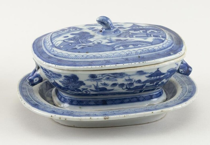 CHINESE EXPORT BLUE AND WHITE CANTON PORCELAIN COVERED