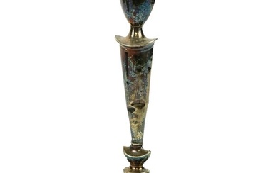 Candeliere in argento, Inghilterra, inizi XX secolo, cm h 27, (difetti, appesantito)