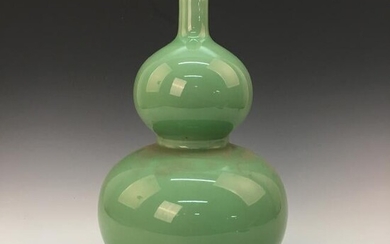 Chinese Green Glazed Double-Goured Bottle Vase, Kangxi