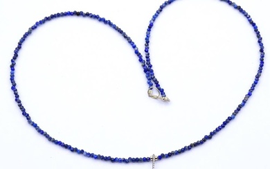 Collier fin en lapis-lazuli avec fermeture en GG 14K et diamant 0,10ct., L. 40,5cm, 2,4g.