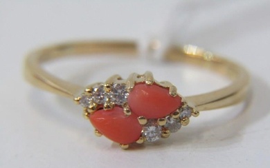 DIAMOND & CORAL RING, 18ct yellow gold ring set 2 coral ston...