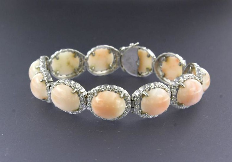 Diamond bracelet with coral