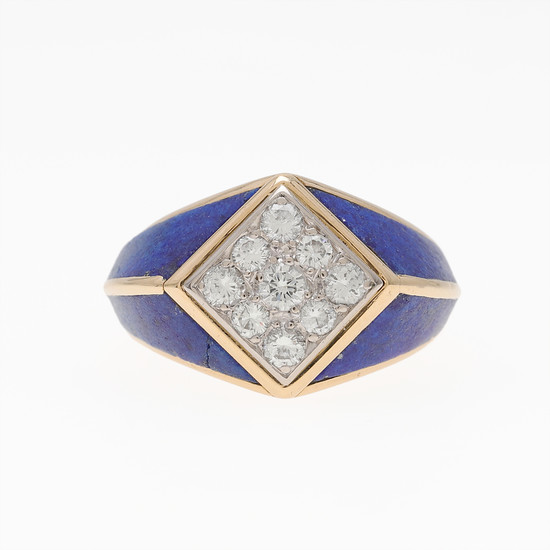 Diamonds and lapis lazuli ring.