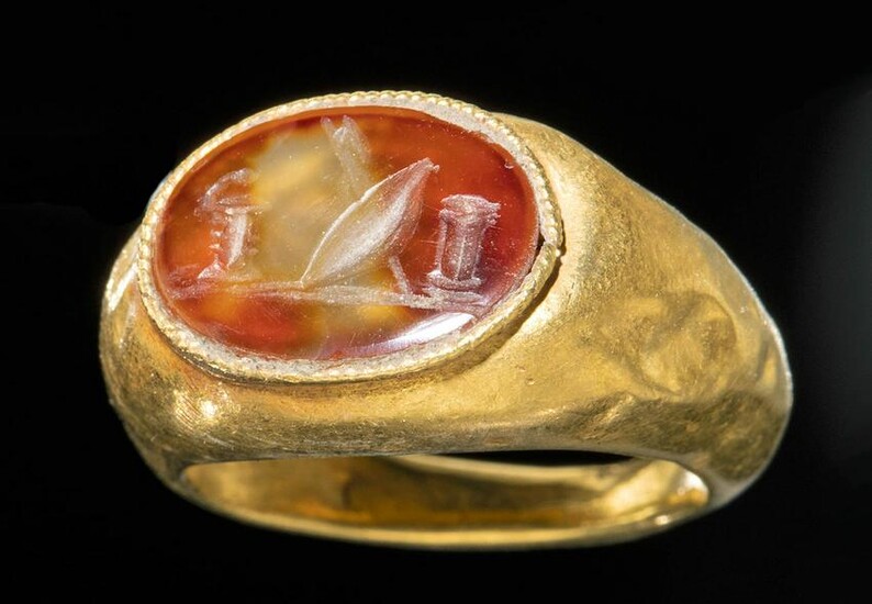 Fine Roman Gold Ring w/ Intaglio Spear