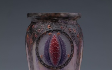 Gabriel ARGY-ROUSSEAU (1885-1953). Vase modèle "conifère" en pâte de verre moulé-pressé dans les tons mauves...