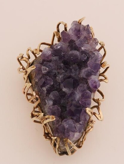 Gold pendant/brooch with amethyst