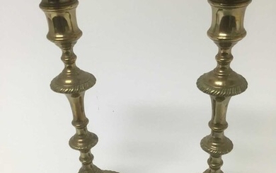 Good pair of George III brass candlesticks