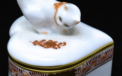 Herend Hungary Porcelain Table Box w Cat