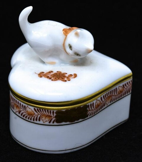 Herend Hungary Porcelain Table Box w Cat