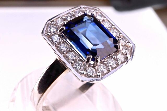 High Jewelry. Ring, set with an Exceptional Transparent Sapphire for...