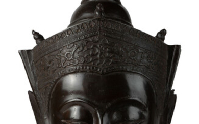 Hoofd van Shiva. Zwart gepatineerd brons.