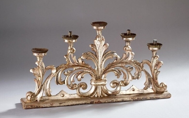 Important Italian 5-burner candleholder in silver stuccoed wood with an important fleur-de-lys or acanthus leaf.