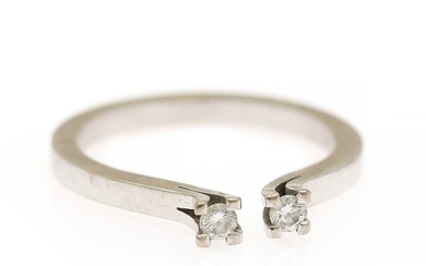 John Rørvig: A diamond ring set with two brilliant-cut diamonds, mounted in 14k white gold. Size 56.5.