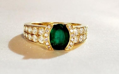 LADY'S EMERALD AND DIAMOND RING