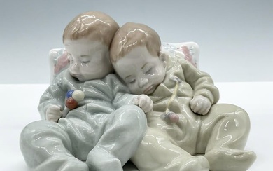 Little Dreamers 1005772 - Lladro Porcelain Figurine