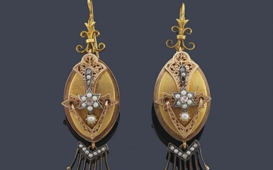 Long earrings in 18K yellow gold with diamonds and