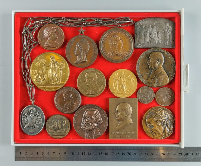 Médailles historiques variées en bronze avec... - Lot 164 - Paris Enchères - Collin du Bocage
