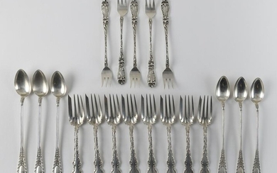 NINETEEN PIECES OF AMERICAN STERLING SILVER FLATWARE