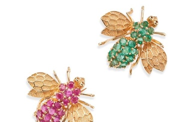 NO RESERVE - A PAIR OF RUBY AND EMERALD BEE BROOCHES each in identical design, one set with round