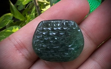 Natural Emerald Beautiful Hand Carved Gemstone 35.50 Carats
