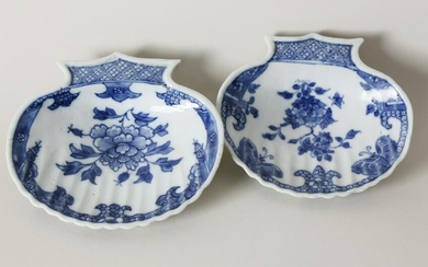 Near Pair of Nanking Small Shell Dishes, 19th c.
