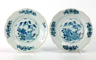 Pair of porcelain polylobe plates. China, India Company...