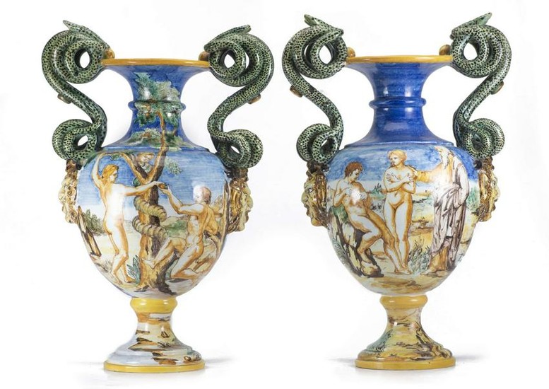 Paire de vases en majolique italienne