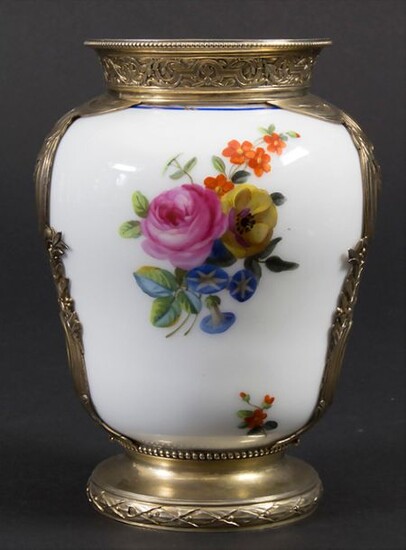 Porzellan Vase mit aufwendiger Silbermontur / A porcelain vase with silver mount, Rissler & Carré, Paris, 1897 1912