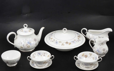 Ridgway 'Melisande' pattern coffee service, teaset and other dinnerware.