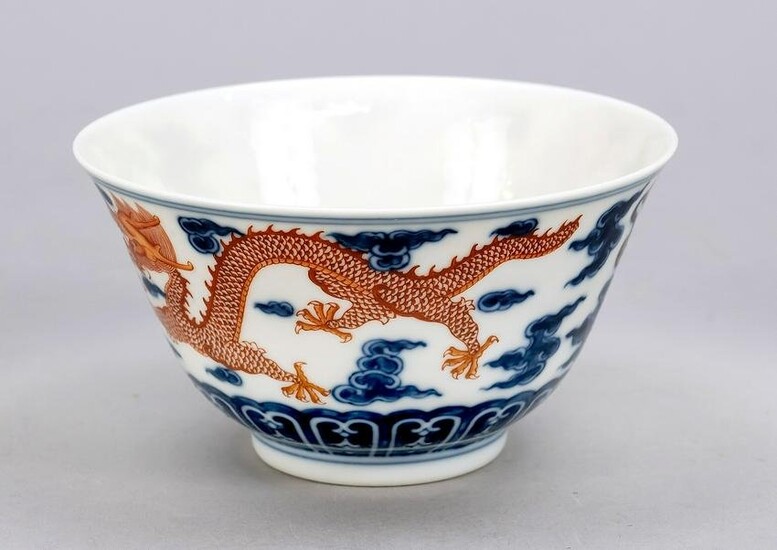 Small dragon bowl, China, 19th/20th