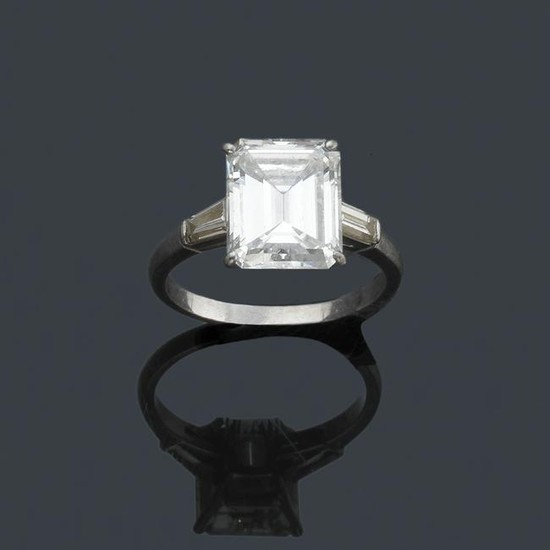 Solitaire with emerald cut diamond