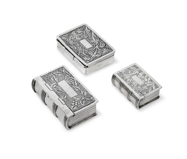 THREE CHINESE EXPORT SILVER SNUFF BOXES, FIRST HALF 19TH CENTURY