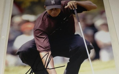TIGER WOODS AUTOGRAPHED PHOTO