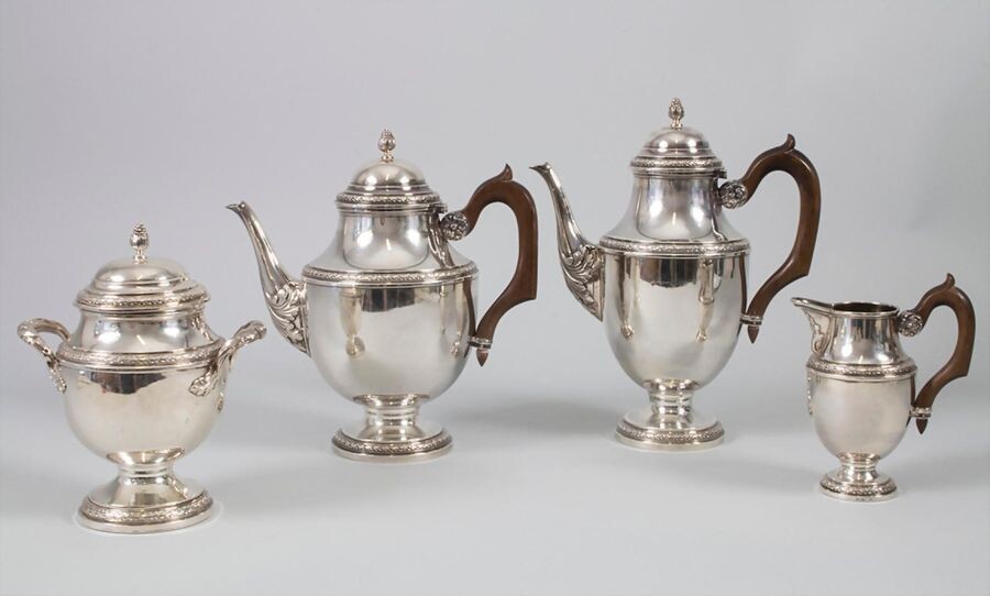 Tee und Kaffeekern / An Art Déco silver tea and coffee set, Longnet & Bardiès, Paris, 1887 1927