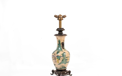 Vase en porcelaine polychrome monté en lampe... - Lot 164 - Alexandre Landre Paris