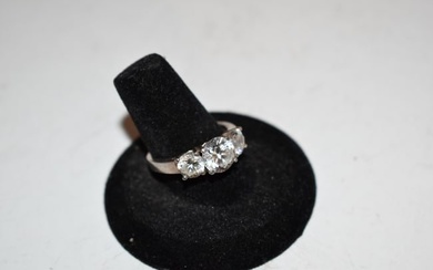 Vintage Sterling Silver rhinestone Ring Size 8