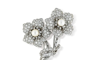 Vourakis | Broche perles de culture et diamants | Cultured pearl and diamond brooch