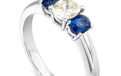 1.22 tcw VS1 Diamond Ring Platinum - Ring - 0.51 ct Diamond - 0.71 ct Sapphires