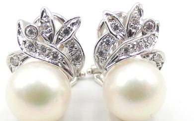 18 kt. Freshwater pearls, Gold - Earrings