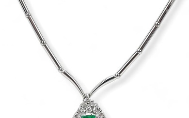 18K White Gold Platinum Emerald & Diamond Necklace