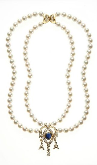 18kt yellow gold, cultured pearls, sapphire and diamond
