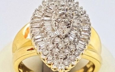 Yellow gold ring (18 kt) with pave of brilliant cut (0.45 ct) and baguette cut (0.70 ct) diamonds G-H/VS