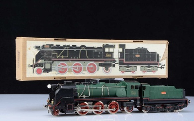 1980's boxed Paya 0 Gauge green Continental style 2-6-2 Locomotive and bogie Tender