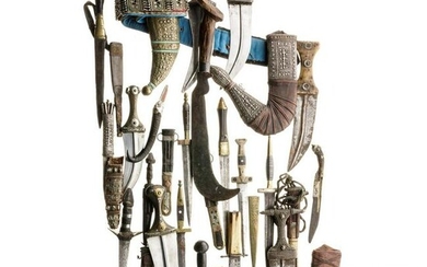 20 Oriental daggers and knives, 19th/20th century
