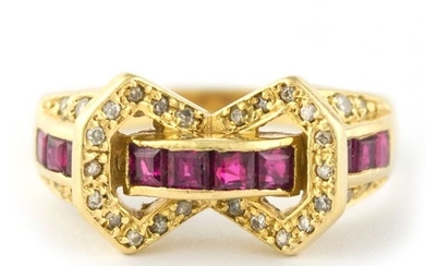 Antique - 18 kt. Yellow gold - Ring Ruby - Diamonds