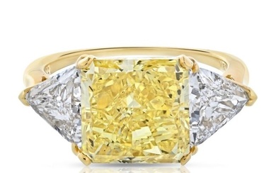 5 carat Radiant Cut Diamond Fancy Vivid Yellow GIA Trillions Ring