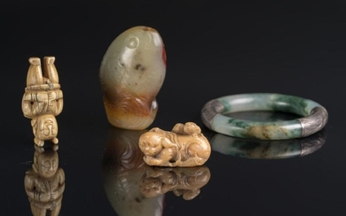Arte Cinese Lot composed of a Chinese toggle, a jade