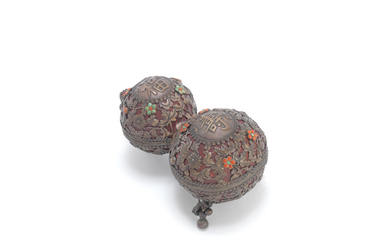 A white metal-embellished double gourd box and cover